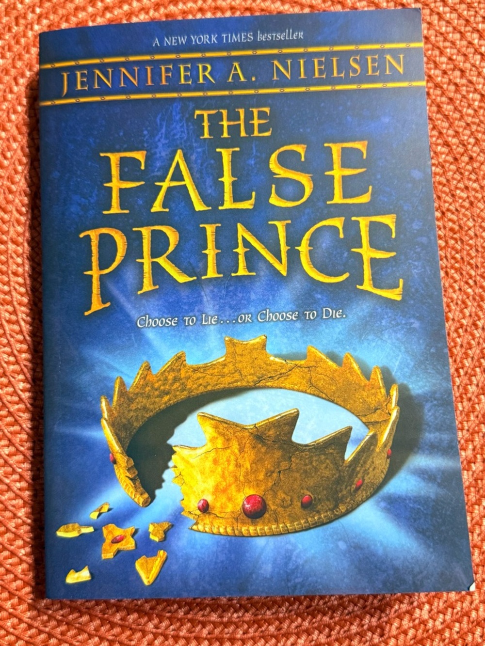 Jennifer A. Nielsen The False Prince - Blue & Gold Kids Paperback
